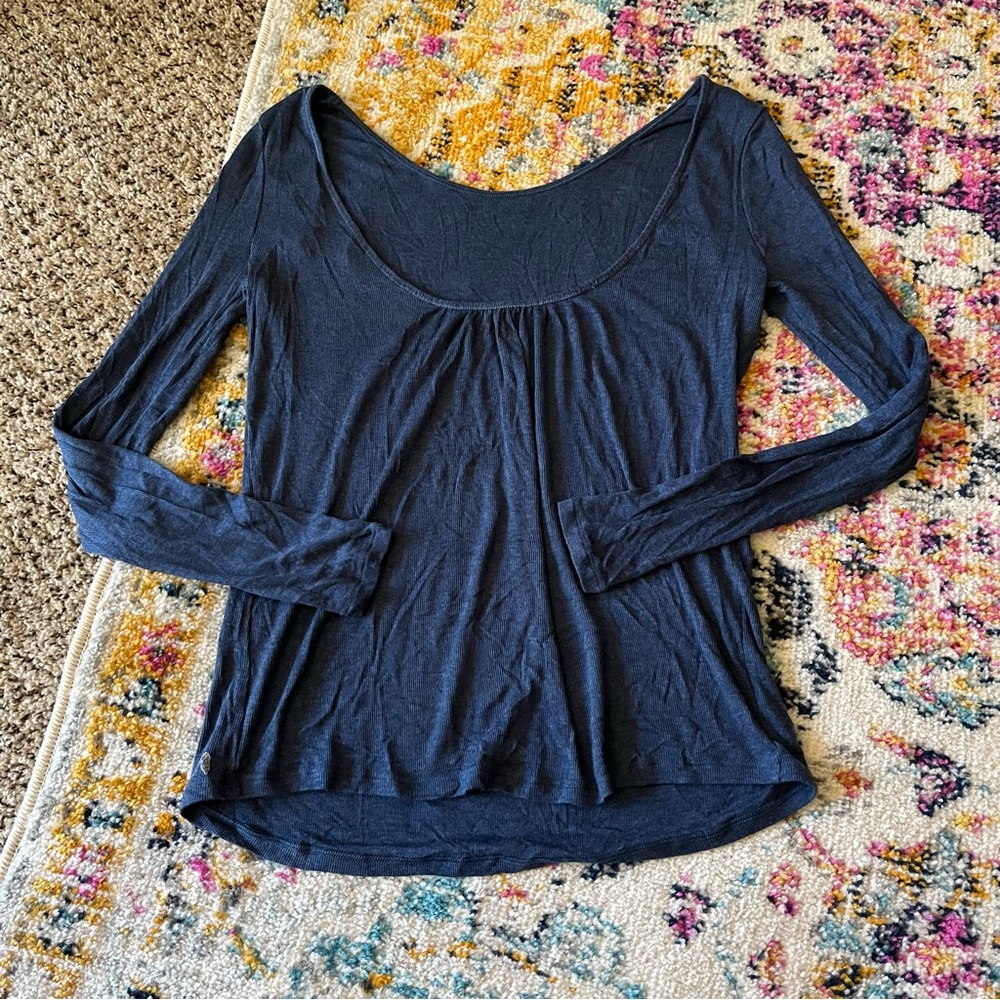Vintage Victoria’s Secret Long Sleeve Scoop Neck